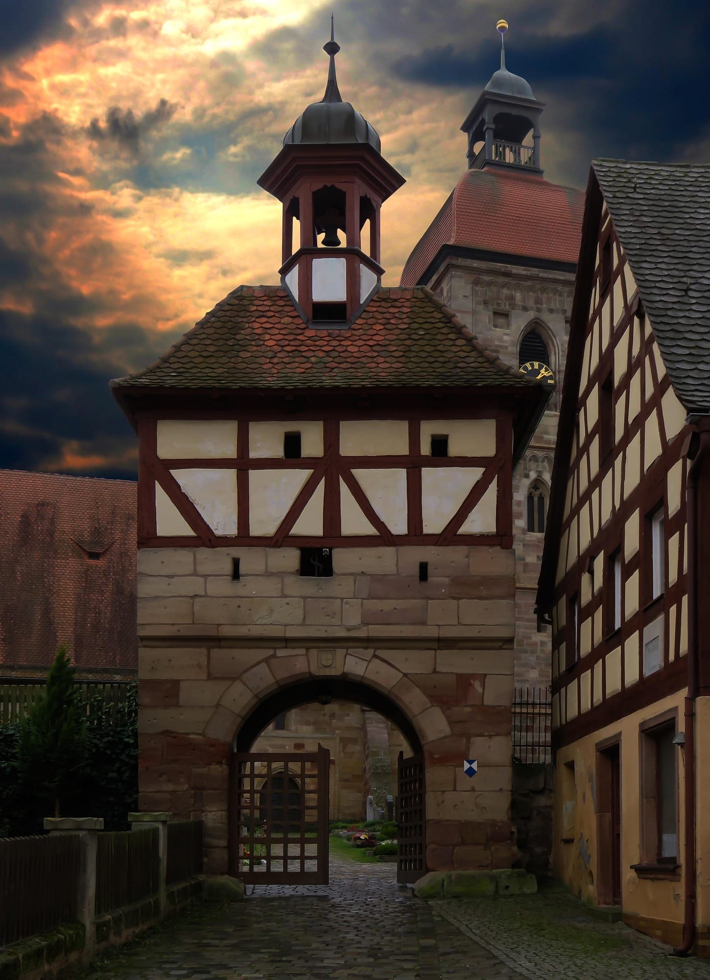 Historisches Tor in der Nähe der Berufsberatung Nürnberg